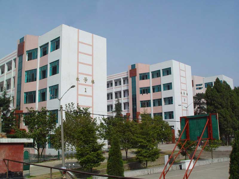 华容县华容一中