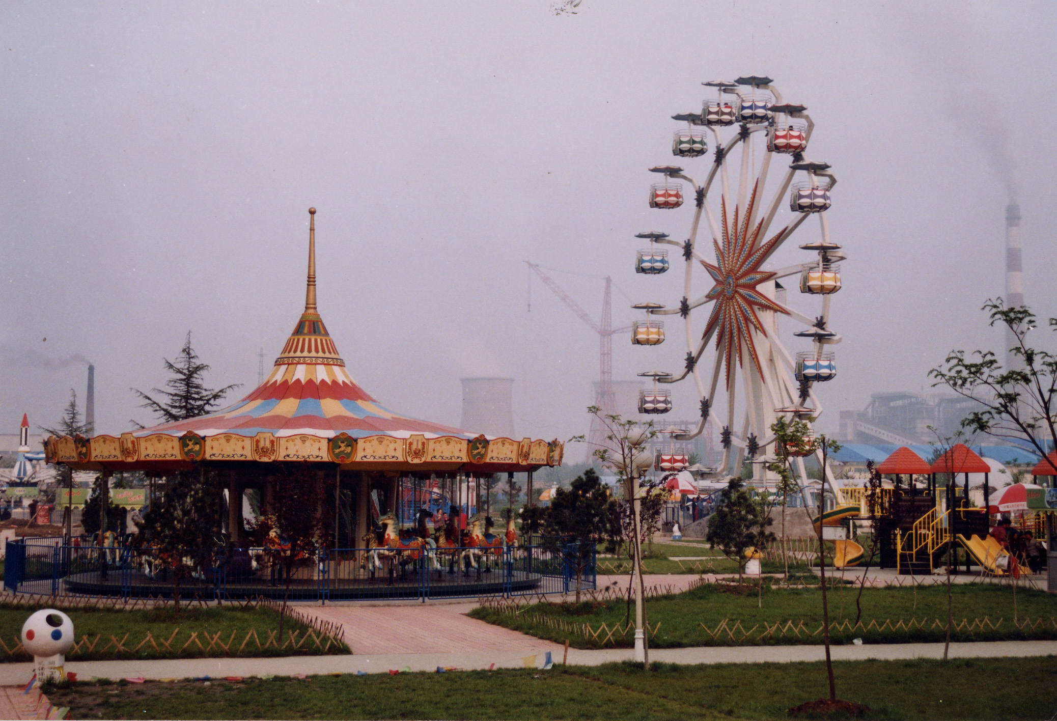 能游乐园位于山东省 a target="_blank" href="/item/临沂市罗庄区