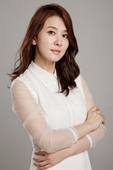  p>李一花,1971年1月3日出生于韩国庆尚北道英阳郡,韩国女演员.