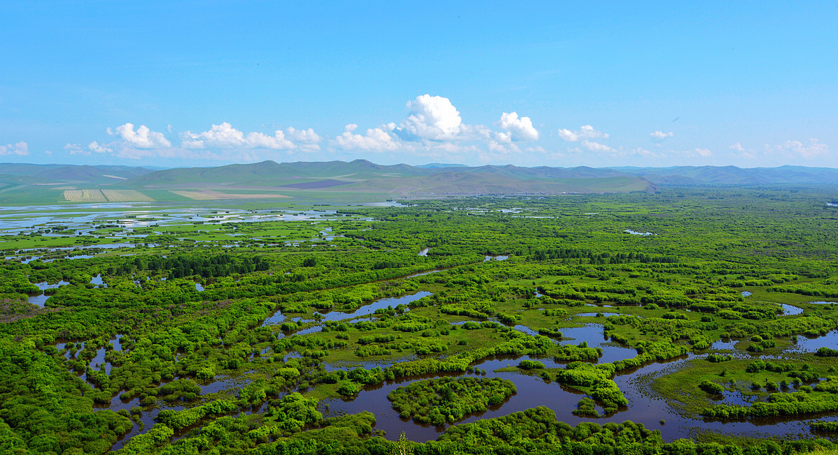 p>额尔古纳湿地是中国保持原状态最完好,面积较大的湿地,被誉为"亚洲
