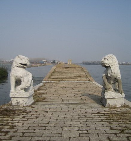 bridge),别名长桥,是中国江苏省苏州市境内的一座桥梁,南北横卧于大