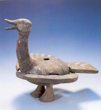 战国彩绘陶鸭