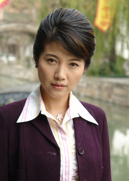  p>颜丙燕,1972年12月16日出生于北京市,祖籍山东曲阜,是孔子四大弟子