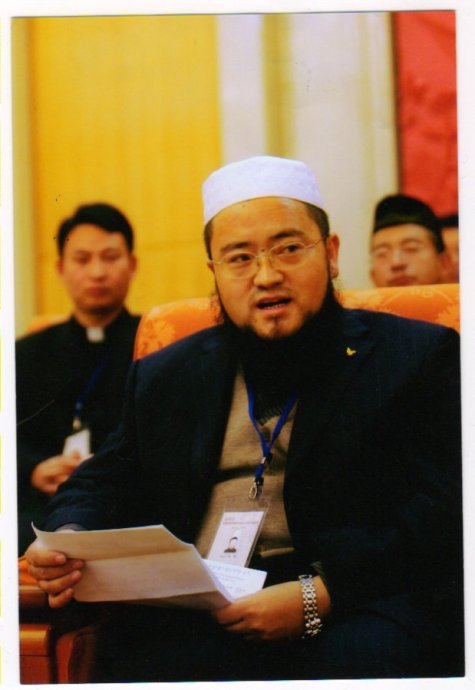  p data-id="gnblbczp2i">金镖,出生于1966年,青海西宁人,回族.