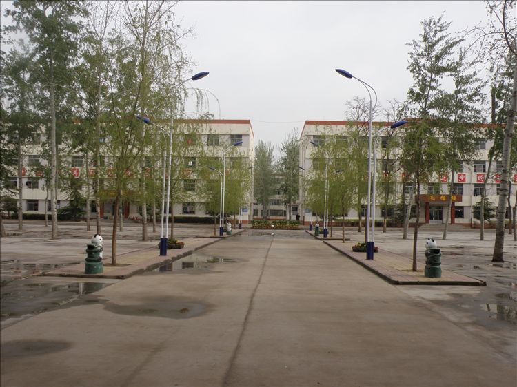  p>行唐县第五中学位于行唐县安香村北,1957年建学,公办初级中学.