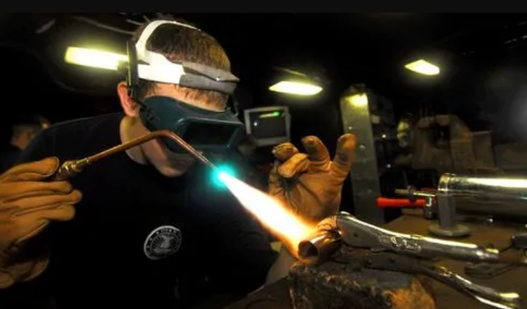 可调节还原焰,中性焰和氧化焰三种火焰状态