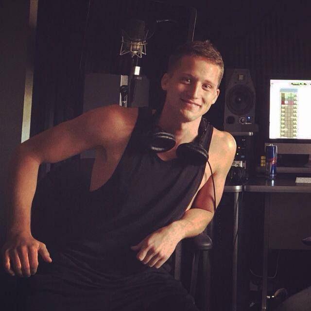 pe">nf,本名内森·福伊尔斯坦(nate john feuerstein),美国说唱男歌手