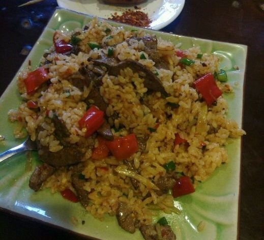  p>猪肝炒饭是一道菜品,主料有熟猪肝,鸡蛋,米饭. /p>