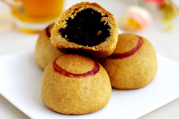 京式自来红月饼