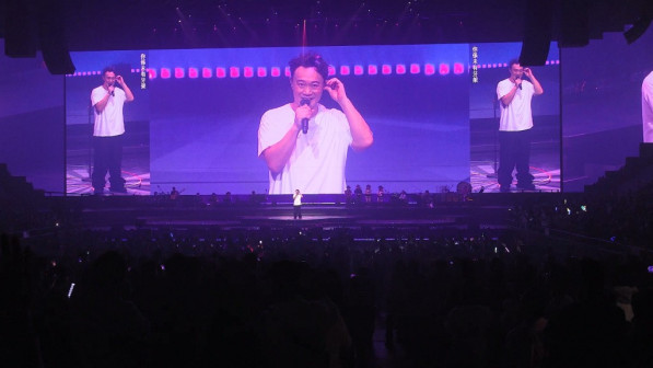 陈奕迅演唱《大个女》