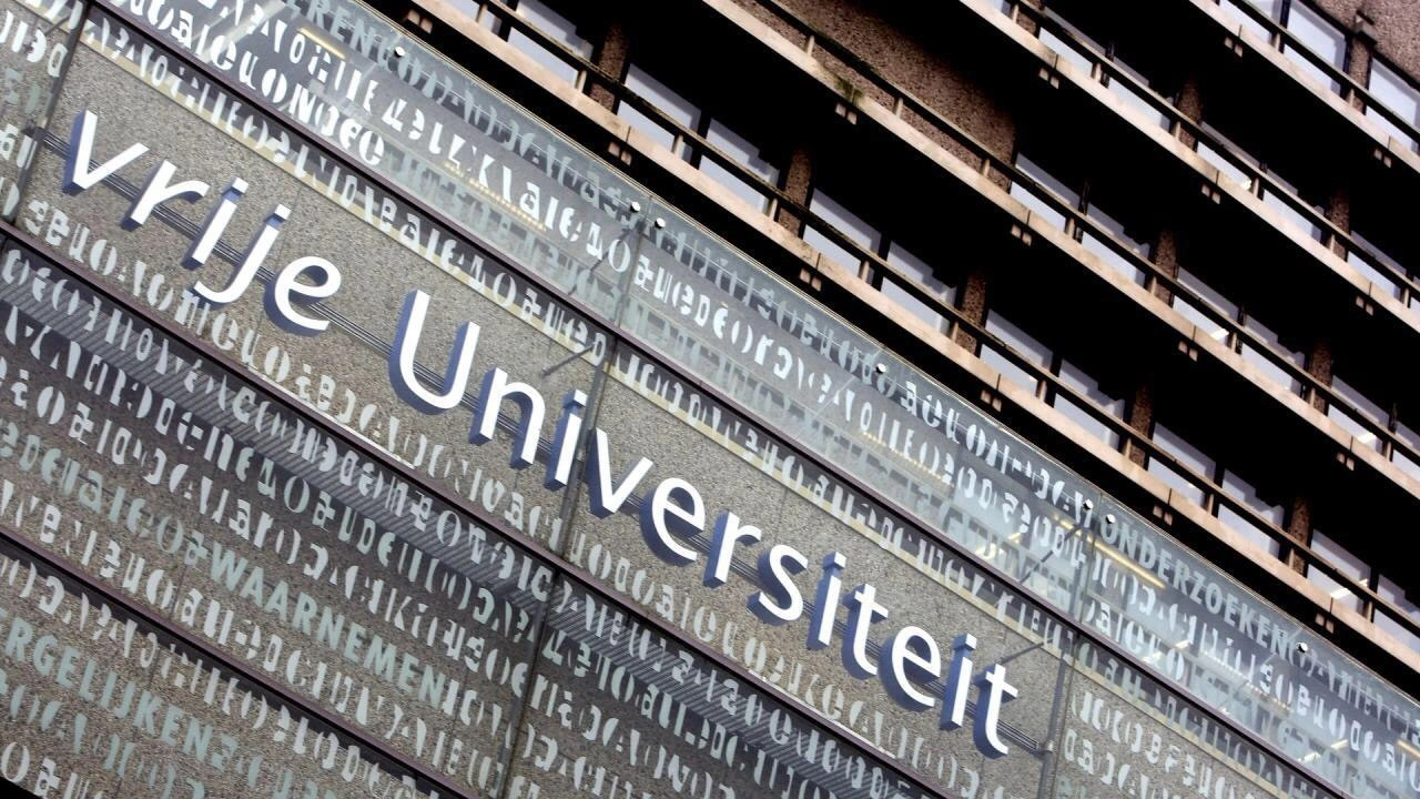 荷兰语:vrije universiteit amsterdam),又译为荷兰自由大学,简称阿