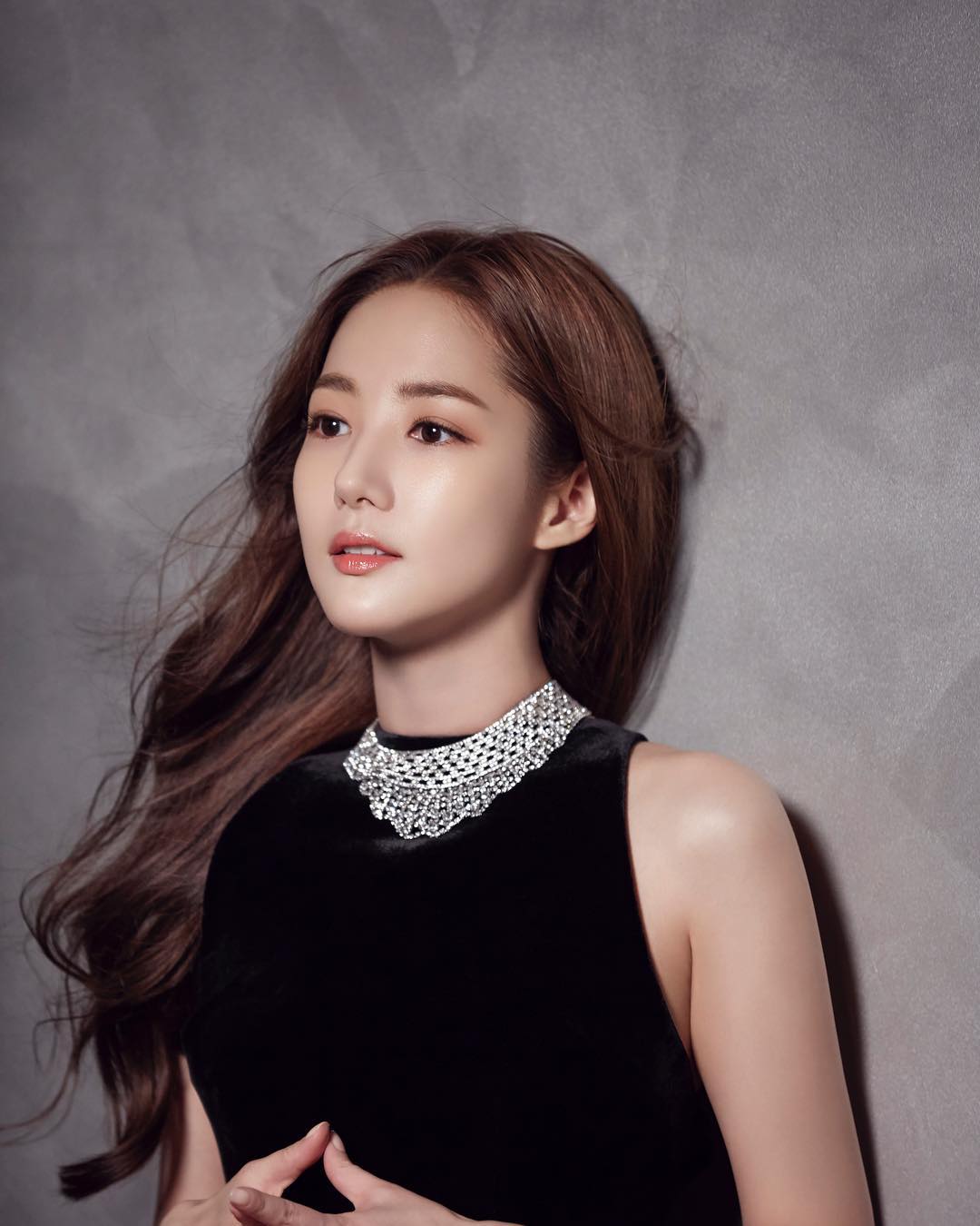 park min young) /i>,1986年3月4日出生于首尔特别市,韩国女演员