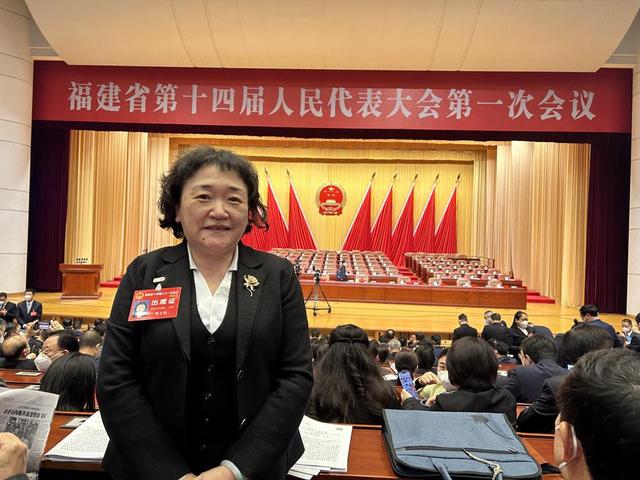 jde">陈立新,现任福建省人大代表,民建福建省委法制委员会名誉主任