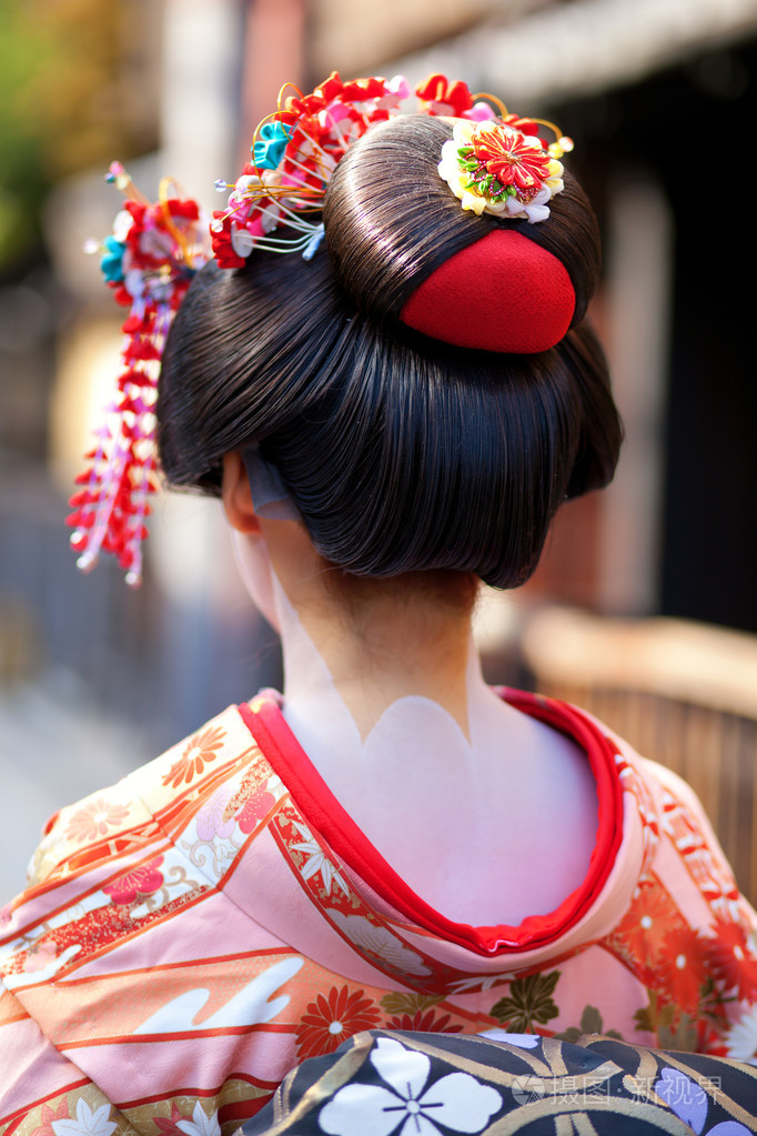  p data-id="gnbzgvs0p8">舞妓,是日本 a target="_blank" href="