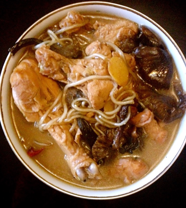 蘑菇炖鸡粉条