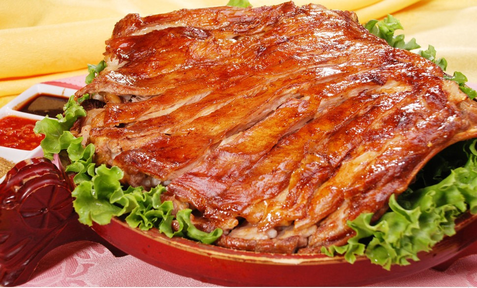 烧汁羊排配杂蔬