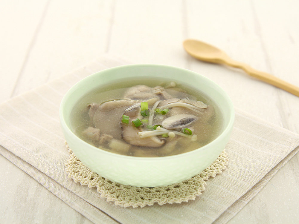  p>《豆腐杂菌汤》是一道中国民间传统家庭美食,由豆腐杂菌烹饪而成.