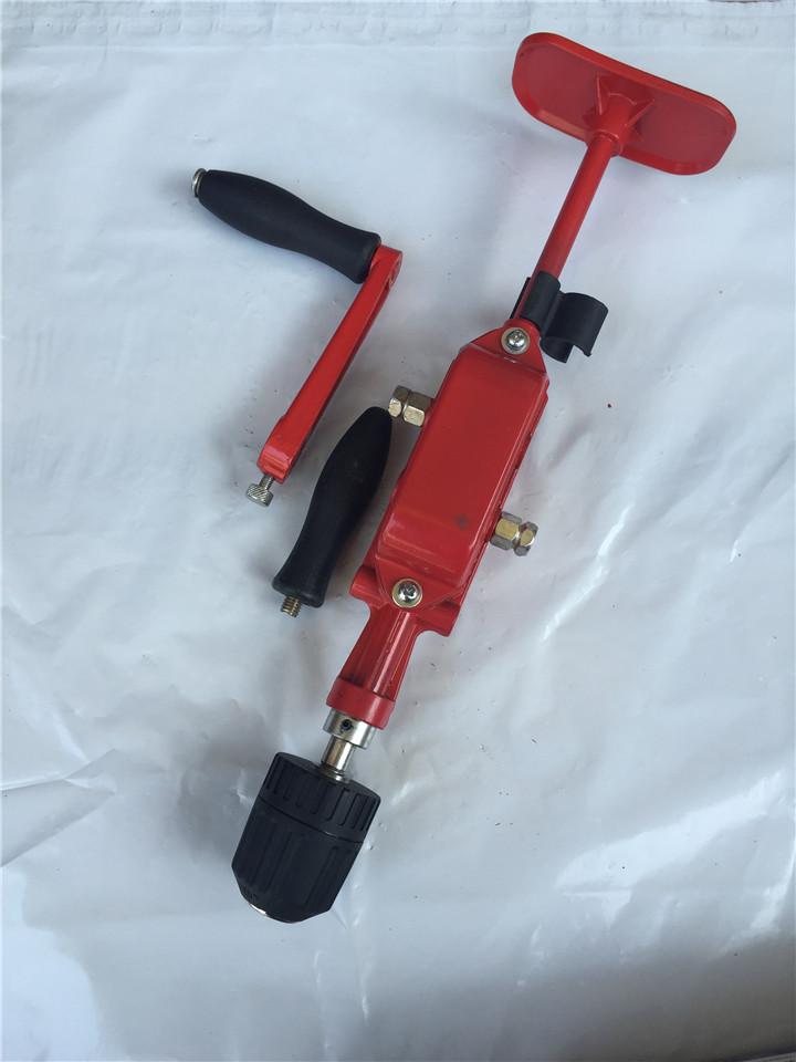  p>手摇钻是一种钻,分为手持式和胸压式两种. /p>