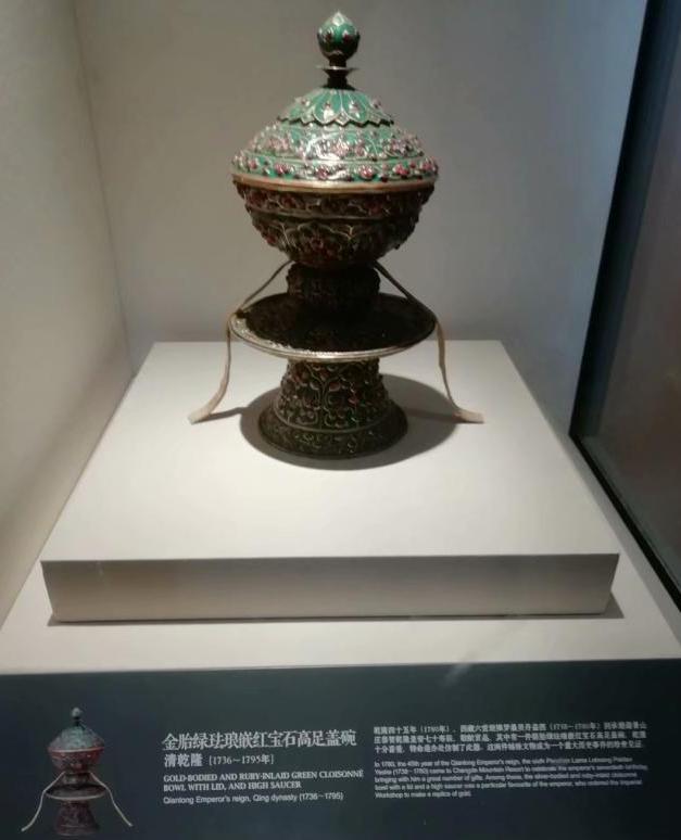 珍宝馆是中国最大最神秘的私人文物收藏宝库,文物贯穿中华5000年史,因