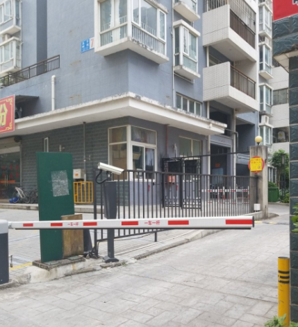 花千树五期位于惠州市大亚湾大亚湾西区,共计房屋614户.