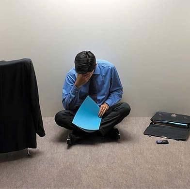 密切的服务性职业中,因为持续的工作压力,消极情绪体验会造成心身疲惫