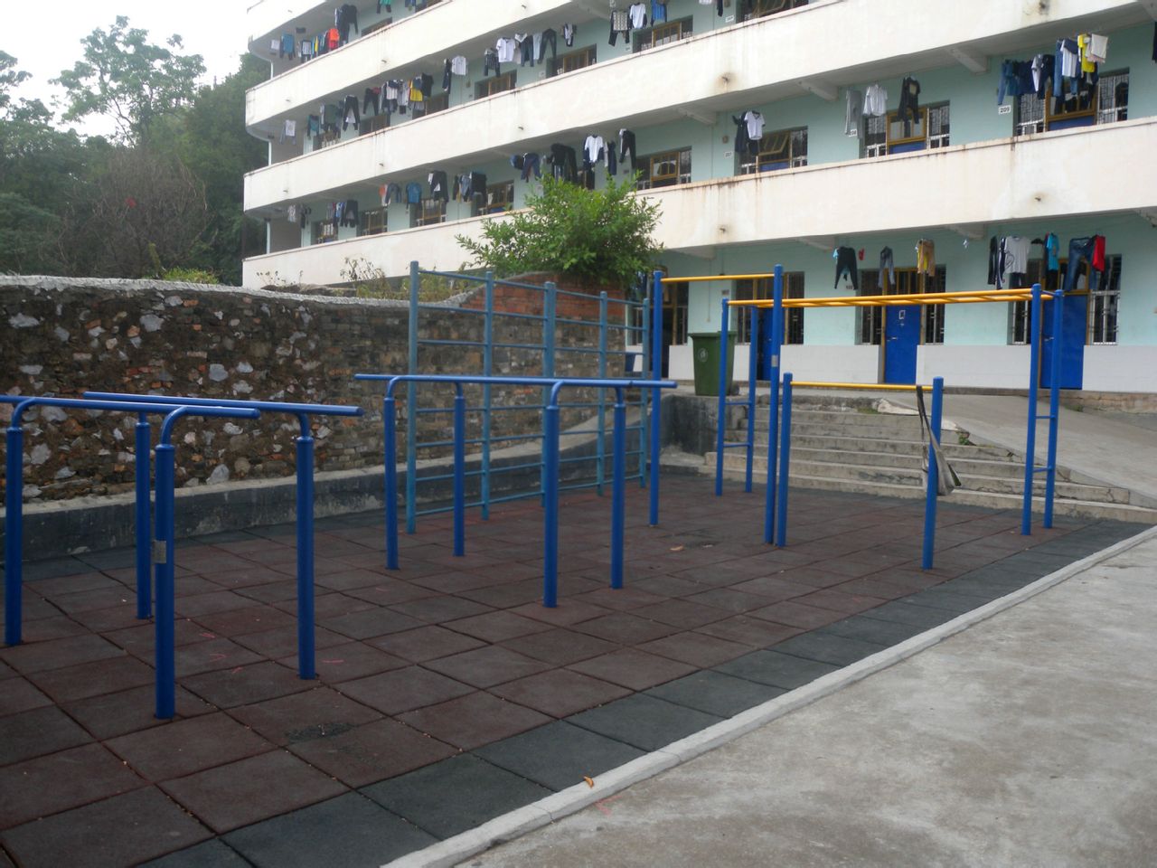 灵山县灵城第三中学