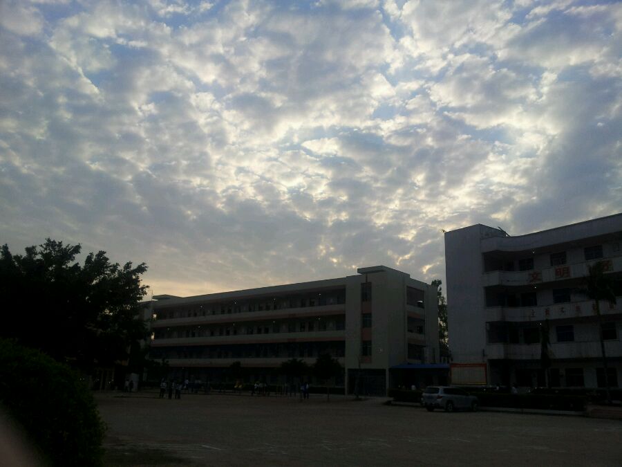 陆丰市东海龙潭中学