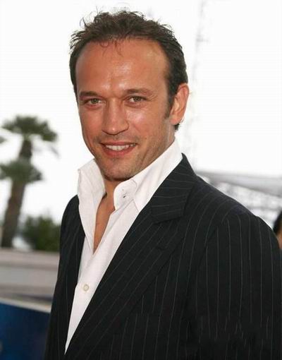  p>文森特·佩雷斯(vincent perez),1964年6月10日出生于瑞士沃州洛桑