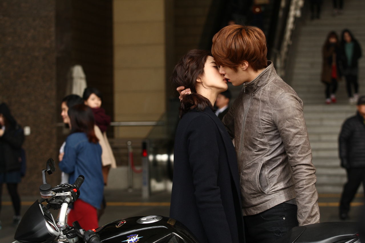  p>丁一宇(         ),1987年9月9日出生在韩国首尔,韩国影视男演员.