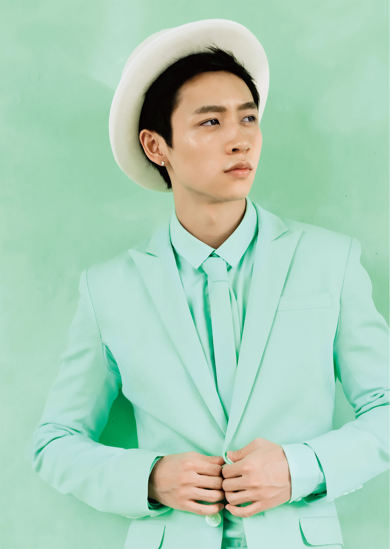 ,1986年2月22日出生于甘肃省兰州市,中国内地男