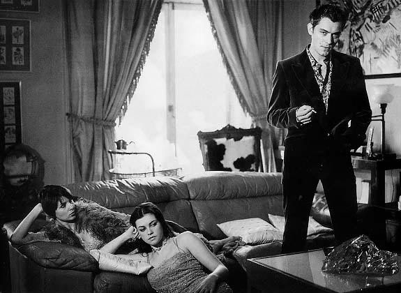 出演电影《 a target="_blank" href="/item/疯狂追缉令/4180483"