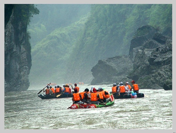  p>清江闯滩位于清江中游州府 a href="#" data-lemmaid="1941950">