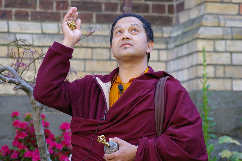 萨迦茶巴法王森沃仁波切