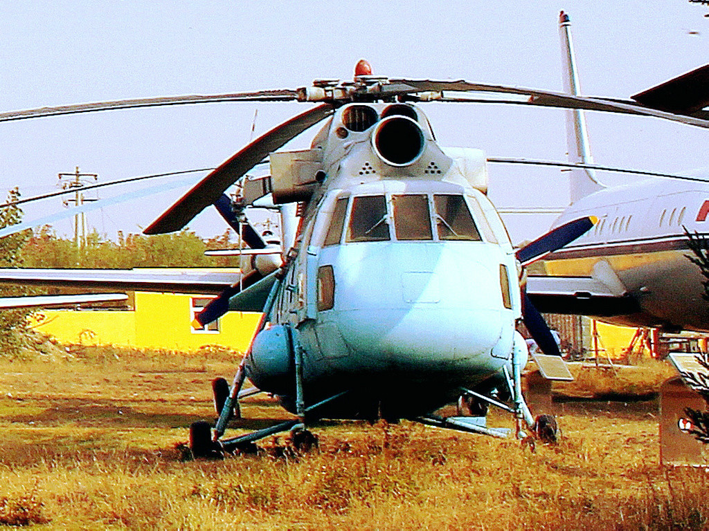  p>直-6(中国代号:z-6,英文:hamc z-6)直升机,是中国航空工业哈尔滨