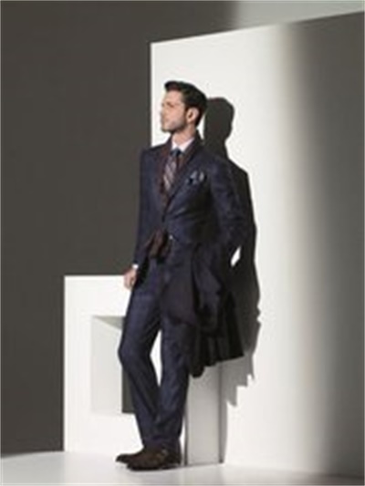  p>ezlo(衣吉奥)是意大利知名的时尚男装品牌,追求一种至高的简约