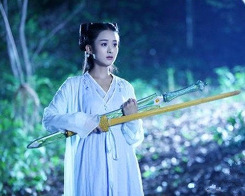 佩剑,之后在爱徒 a target="_blank" href="/item/花千骨/13216466"