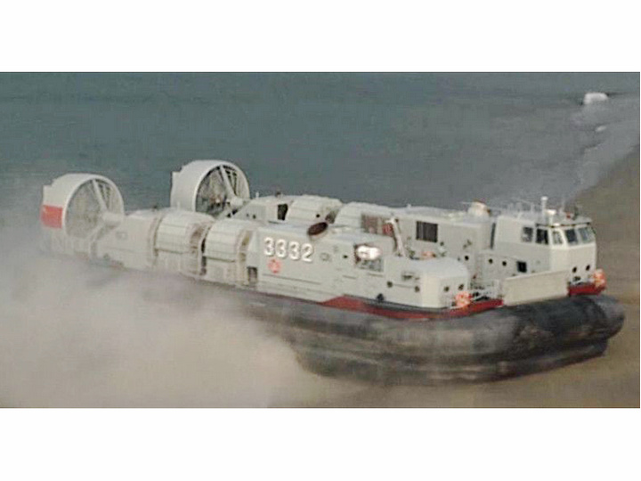 726型气垫登陆艇