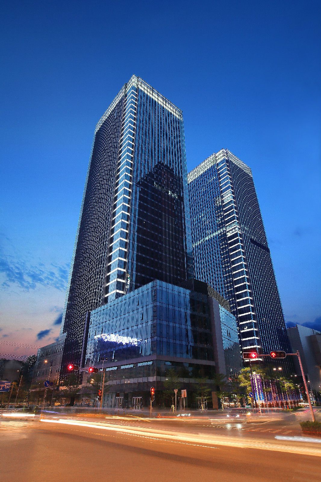 坚持高品质为核心竞争力,打造广西高端商务写字楼集群,全面提升南宁