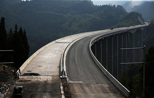  p>恩黔高速公路简称恩黔高速,由g6911安来高速,g5515张南高速,g65包