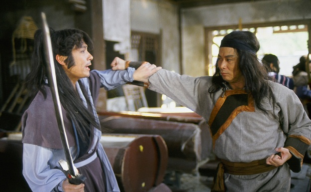 《大地飞鹰》是 a target="_blank" href="/item/香港无线电视