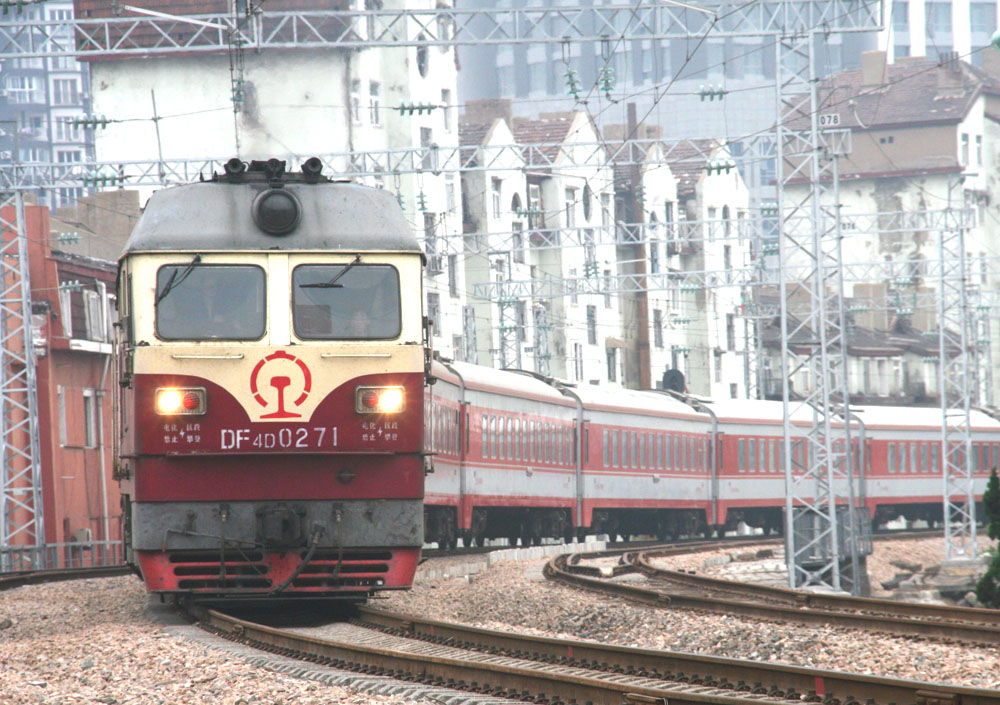  p>铁路上的各种土木工程设施,同时也指修建铁路各阶段(勘测设计,施工