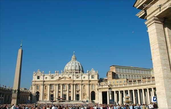 梵蒂冈原为中世纪教宗国的中心,1870年教宗国领土并入意大利后,教宗退