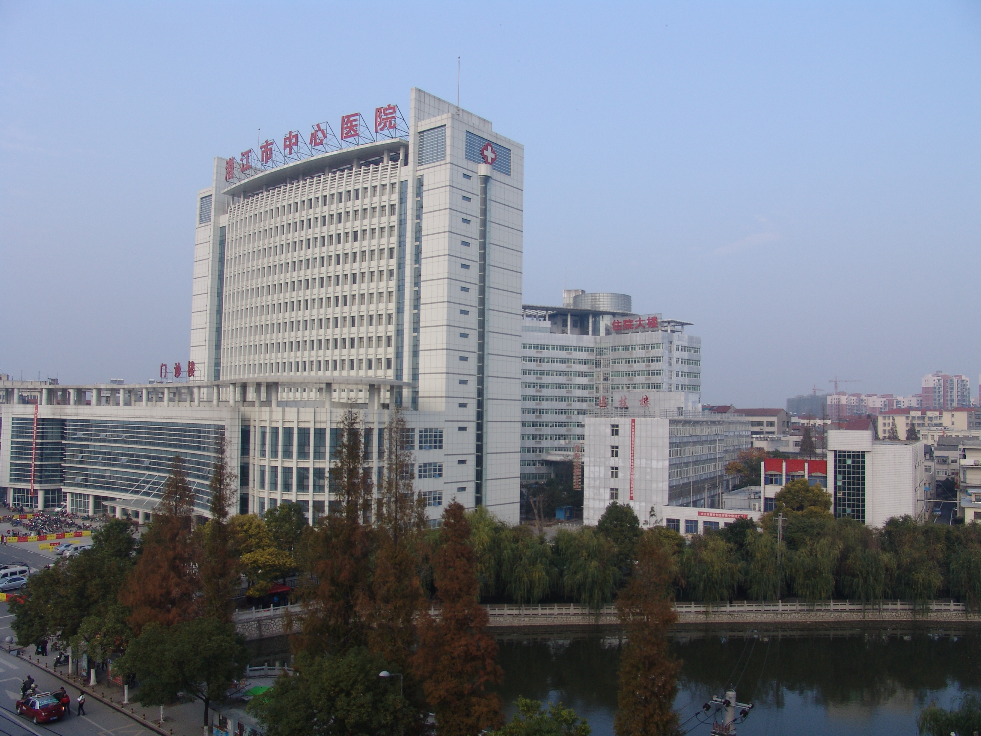  p>潜江市中心医院(长江大学附属潜江市中心医院)始建于1950年,是一所