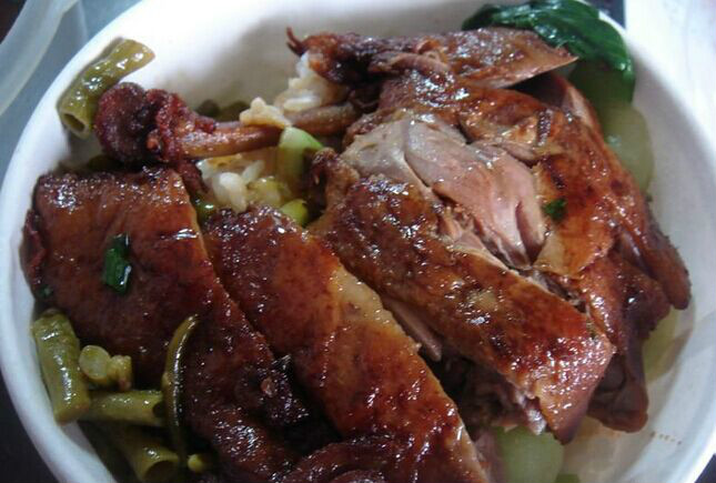 鸭腿煲仔饭