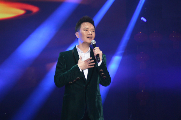  p>汤非, a target="_blank" href="/item/江苏">江苏 /a>扬州人,原