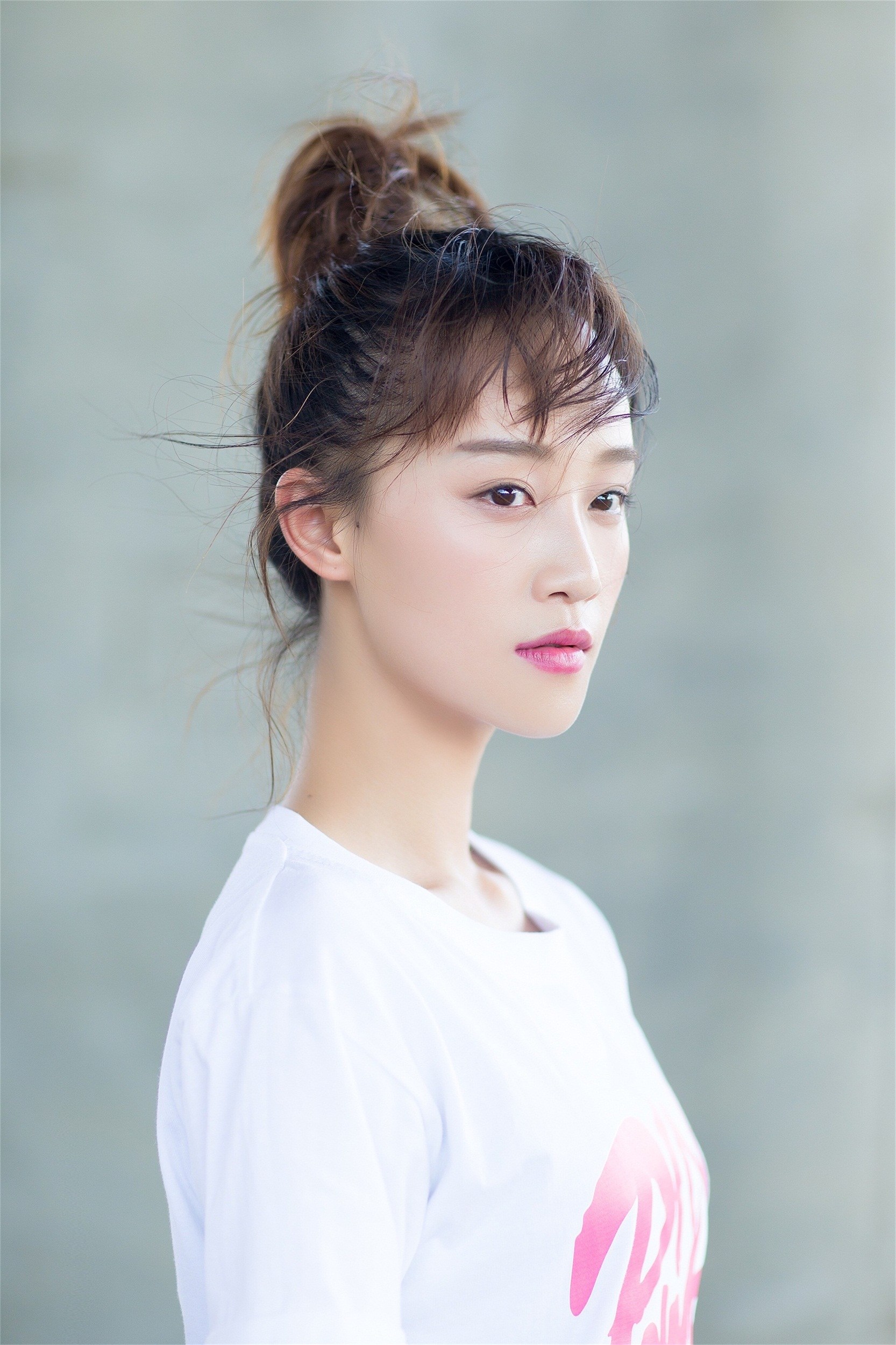 毕业于中央戏剧学院08级表演系本科班,中国内地影视女演员