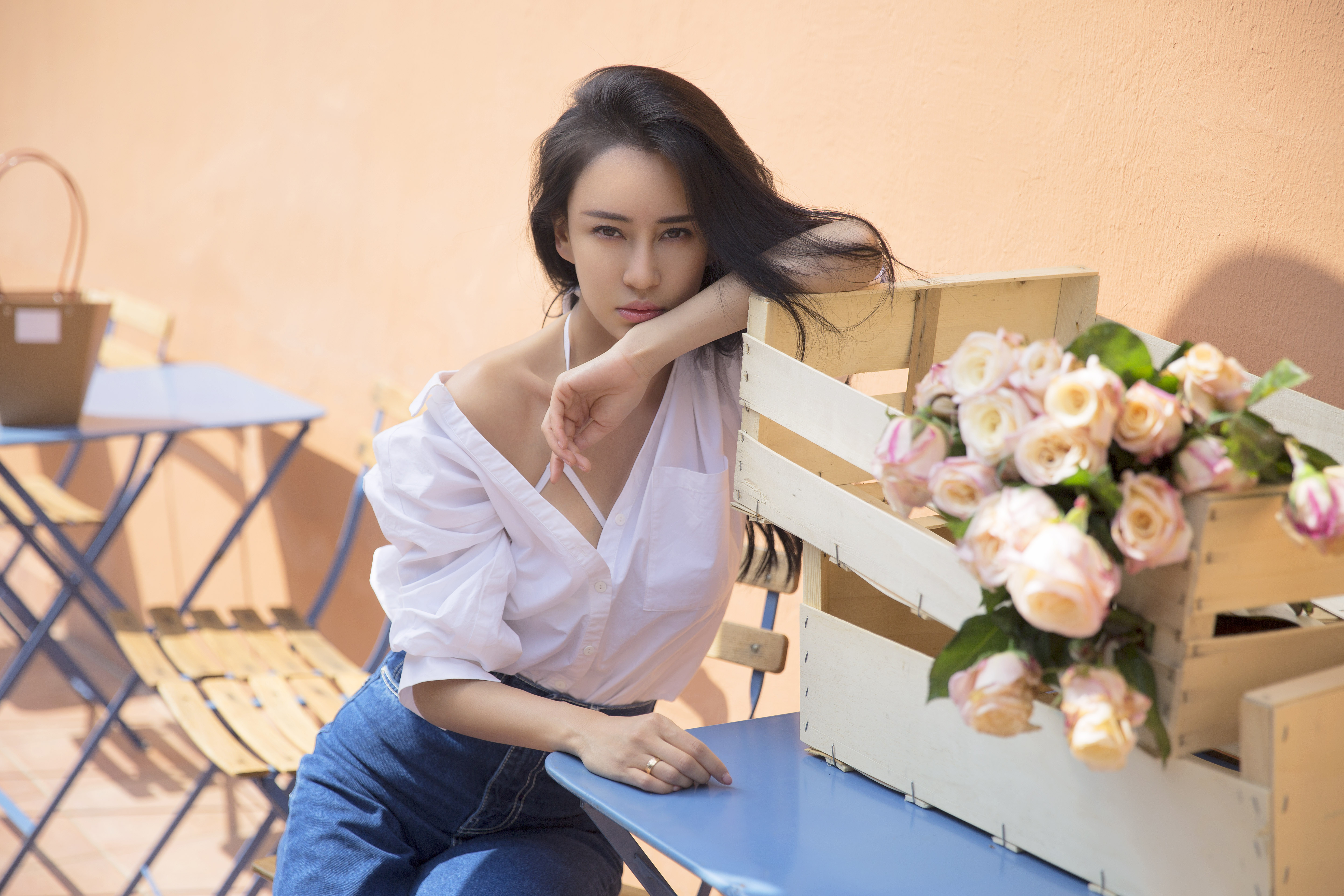  p>母其弥雅 i>(miya) /i>,1987年5月24日出生于云南省楚雄彝族自治州