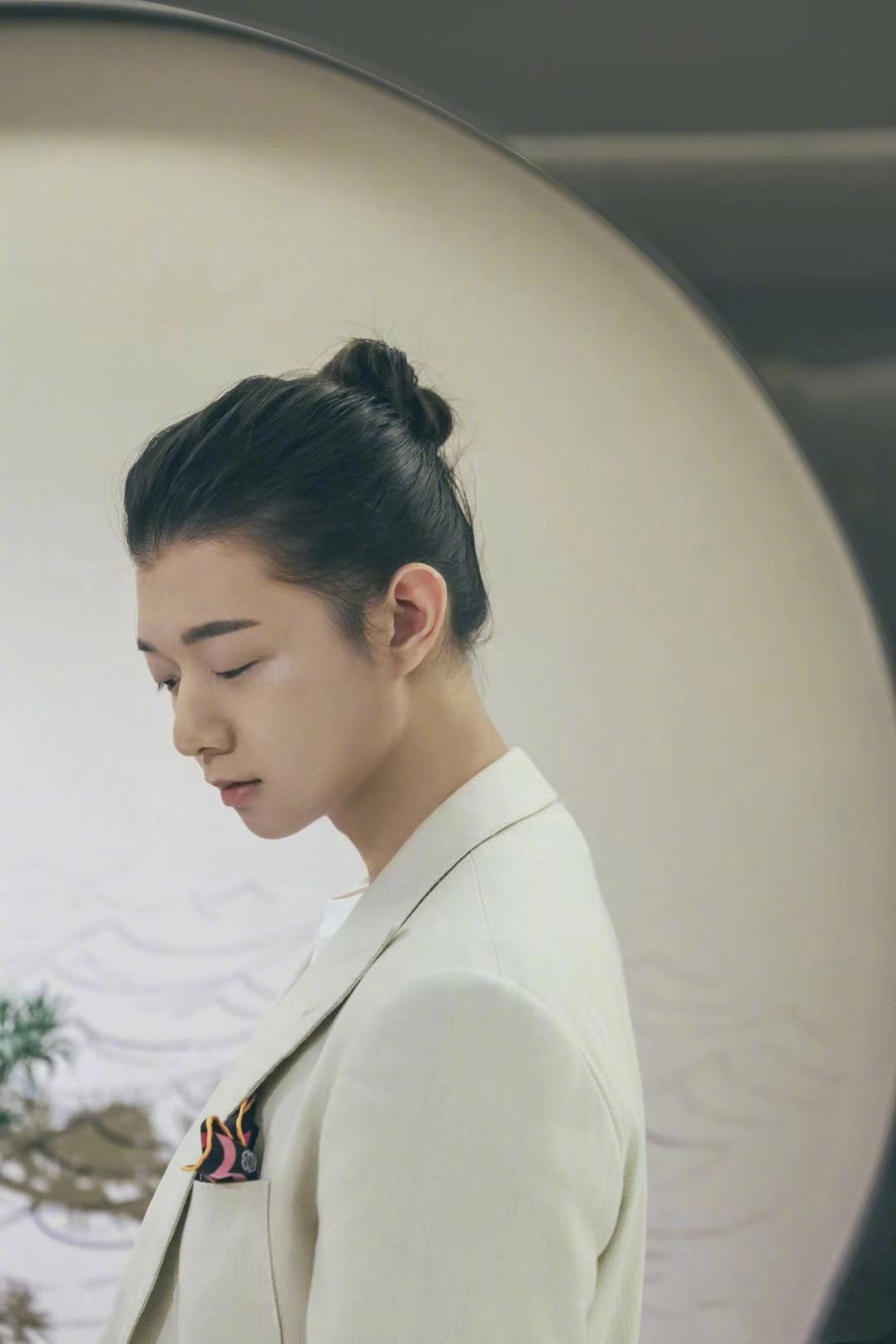  p>霍尊,1990年9月18日出生于上海,中国内地男歌手,音乐人,毕业于 a