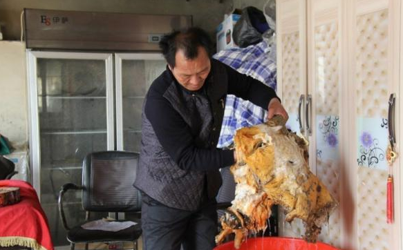 80855" data-lemmaid="80855">李时珍 /a>《本草纲目》记载:"肉芝状