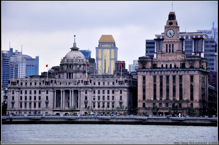 building clusters in the bund of shanghai